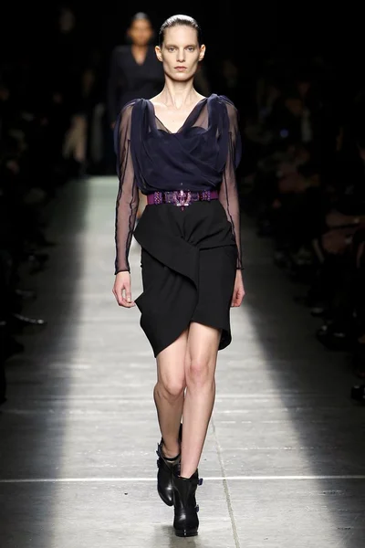 Look 18